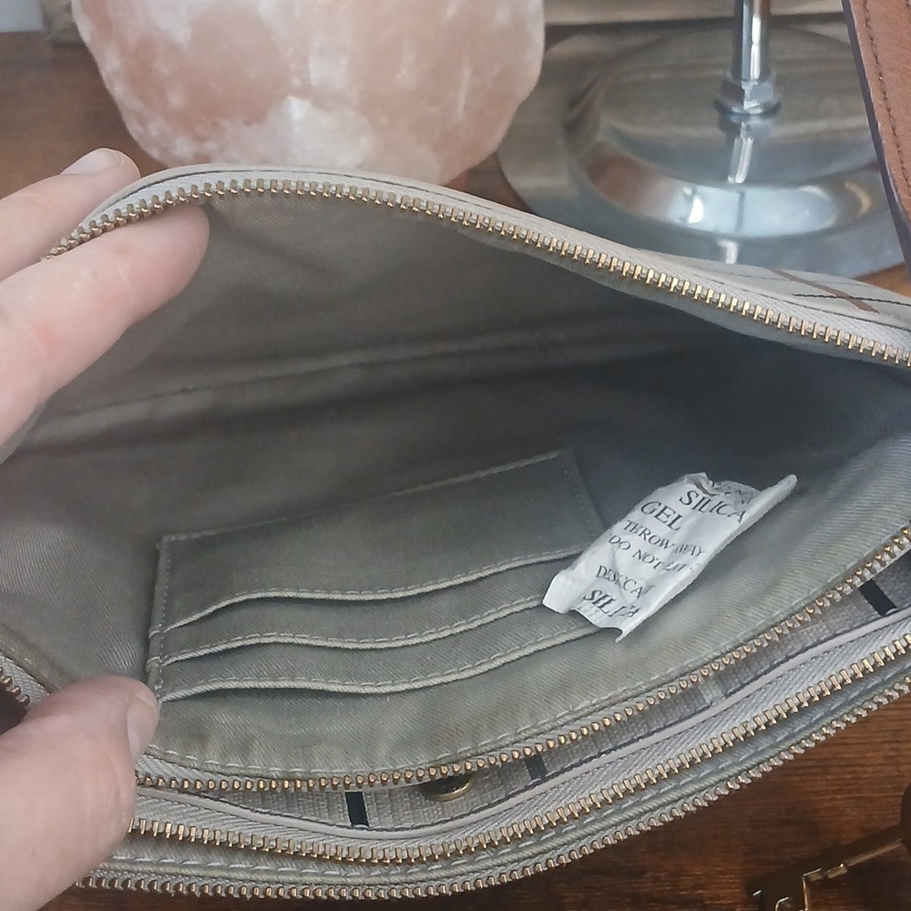 FIRM!!!! Fossil Women's Beige Plaid Shoulder Bag - Picture 11 of 17